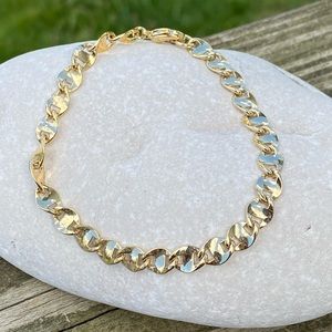 Gold plated bracelet 6 mm wide 7.5 inches brand new